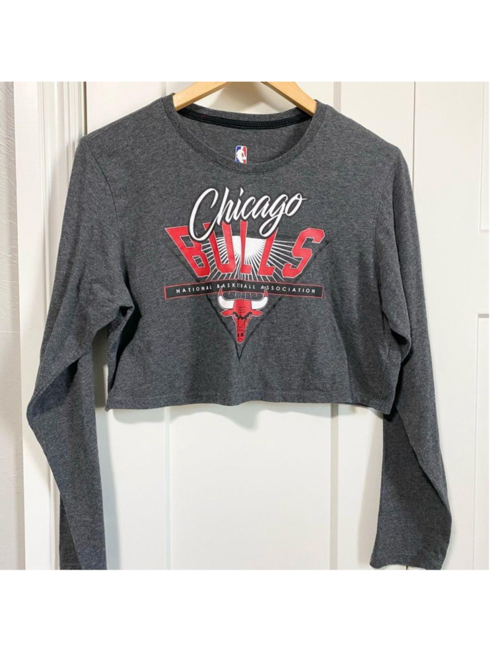 NBA Chicago Bulls women's crop long sleeve tee size medium